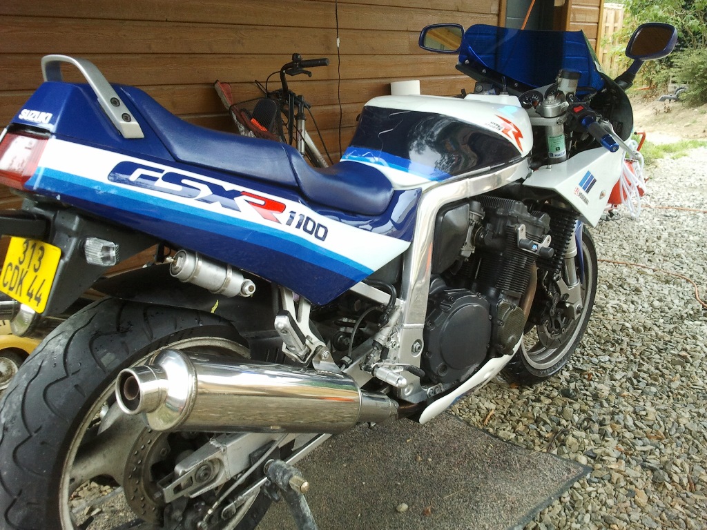 VDS 1100 GSXR blanc/bleu de 1990 New-pot5_small-2b5e31f